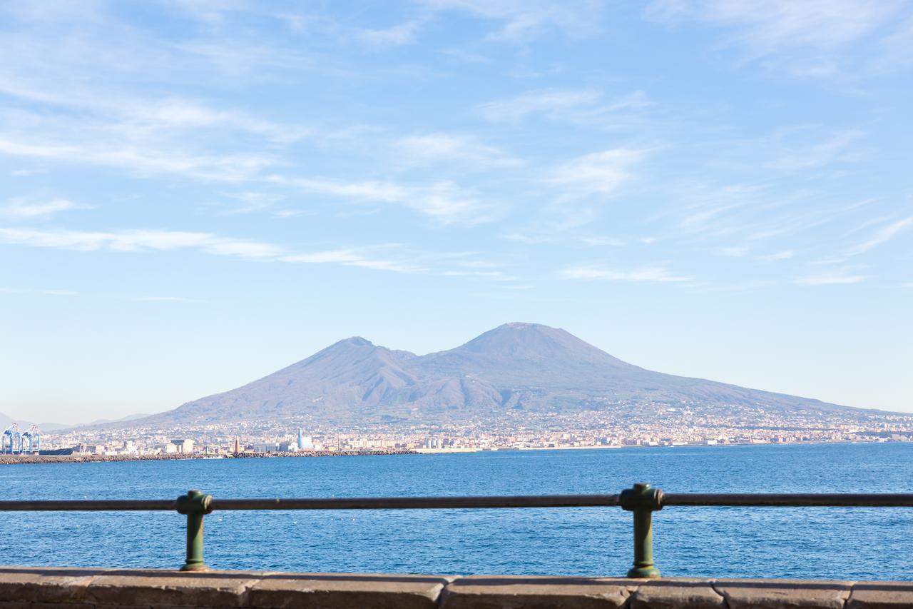 Vecchia Napoli - Santa Lucia Apartamento Exterior foto