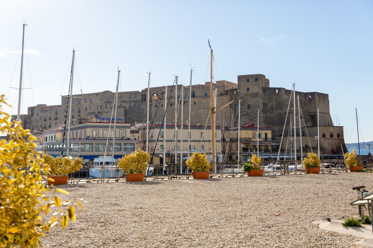 Vecchia Napoli - Santa Lucia Apartamento Exterior foto